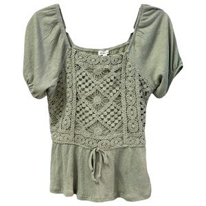 Thread and Clover Women’s Short Sleeve Crochet Front‎ Peplum Top  Sz M